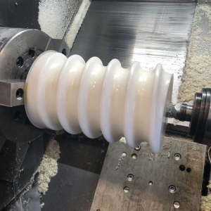 Machining – Plastic Screw Machining – Plastic Screw